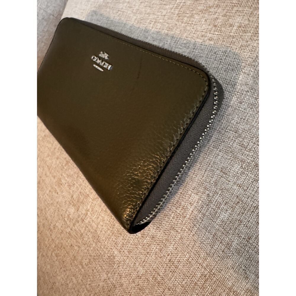 Coach C4451 Pebbled Leather Long Zip Around Wallet Clutch Forrest Green - Picture 5 of 13